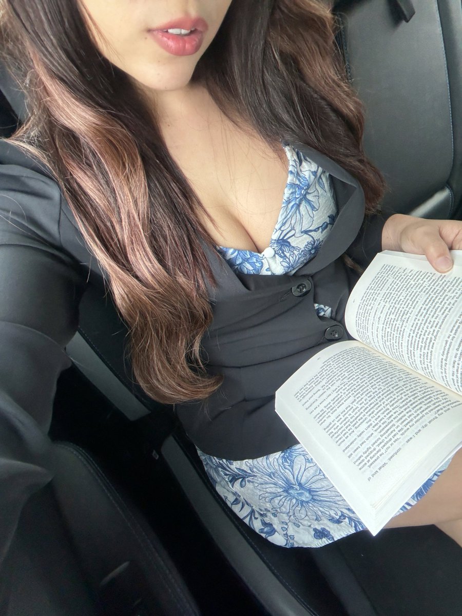 I just wanna wear your hoodie and be spoiled 💋
#SpoiledBrat #Detroit #Michigan #singlewomen #SingleAndMingle #tuesdayvibes #TuesdayMotivation #Vibesonly #TuesdayMorning
