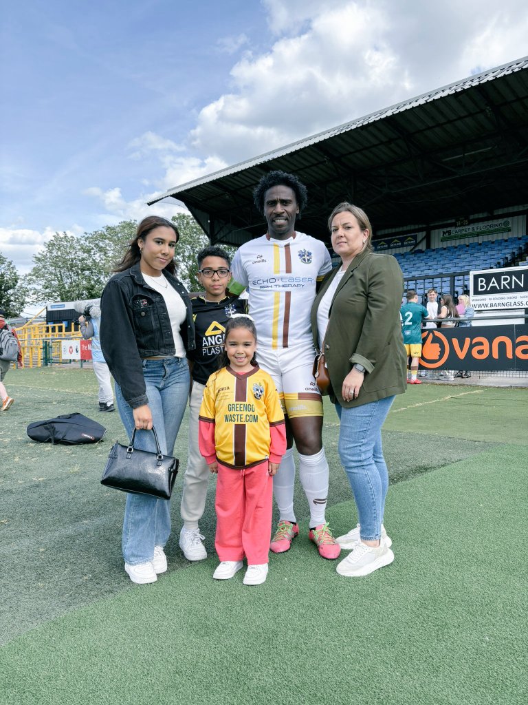 My bank hoilday weekend 🙌🏿 <a href="/MrsDundas81/">sarah Dundas</a> <a href="/suttonunited/">Sutton United</a> <a href="/ExpressionsOOZ/">EXPRESSIONS OOZING</a>