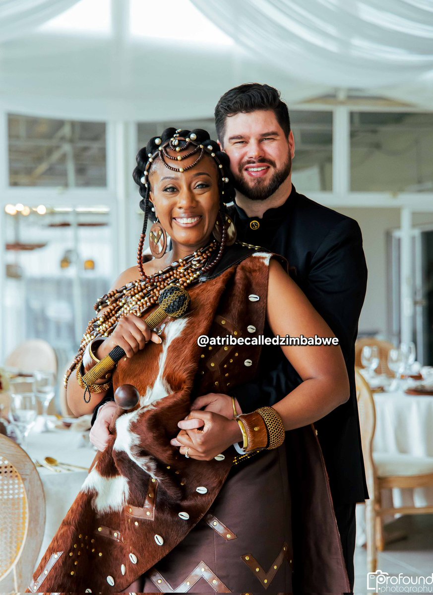 atribecalledzim's tweet photo. Runya & Chris Wedding
Dressed by @atribecalledzim
#shona #shonadress #shonaculture #heritage #traditionaldress #heritagefashion #tribalfashion #africanfashion #korekore #zezuru #manyika #karanga #cowhide #handmade #zimbabwefashion #madeinzimbabwe https://t.co/VhNiKOTa99