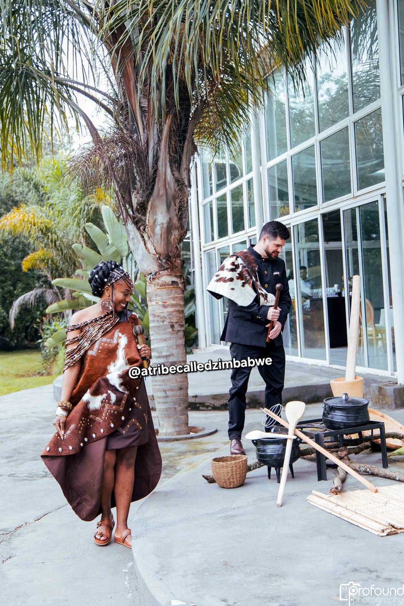 atribecalledzim's tweet photo. Runya & Chris Wedding
Dressed by @atribecalledzim
#shona #shonadress #shonaculture #heritage #traditionaldress #heritagefashion #tribalfashion #africanfashion #korekore #zezuru #manyika #karanga #cowhide #handmade #zimbabwefashion #madeinzimbabwe https://t.co/VhNiKOTa99