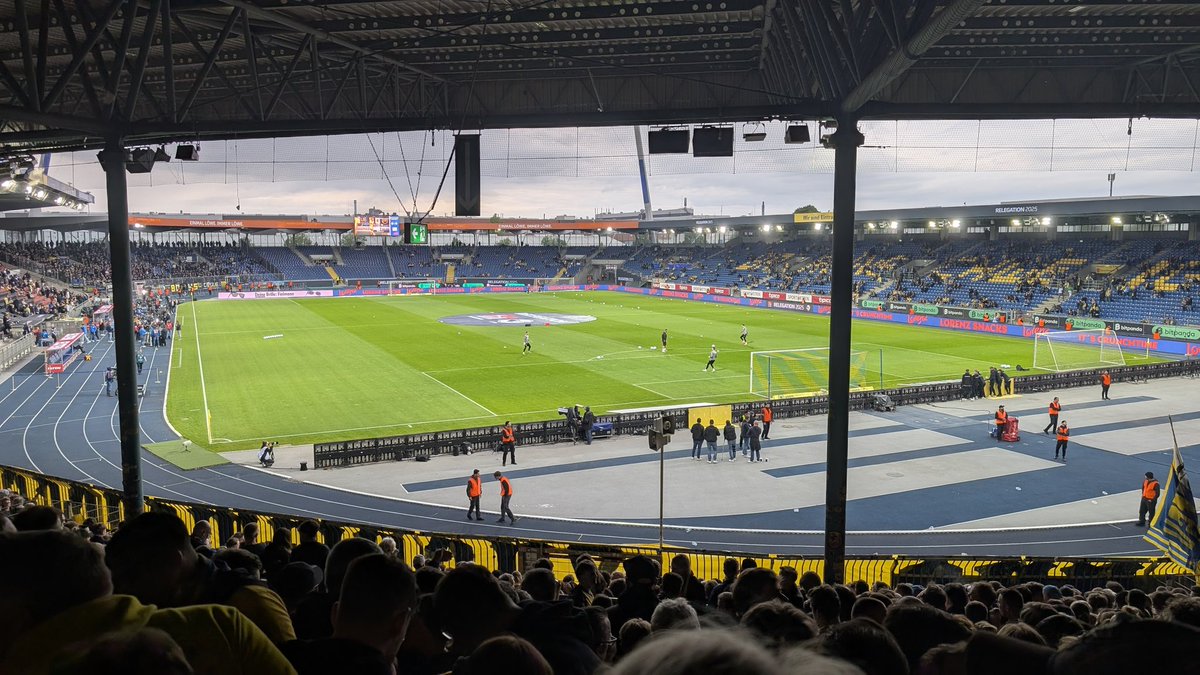 Anwesenheitsnachweis

Die Saarland-Verschwörung, gestern Elversberg, heute Saarbrücken. So! 

#EBSFCS #immerblaugelb