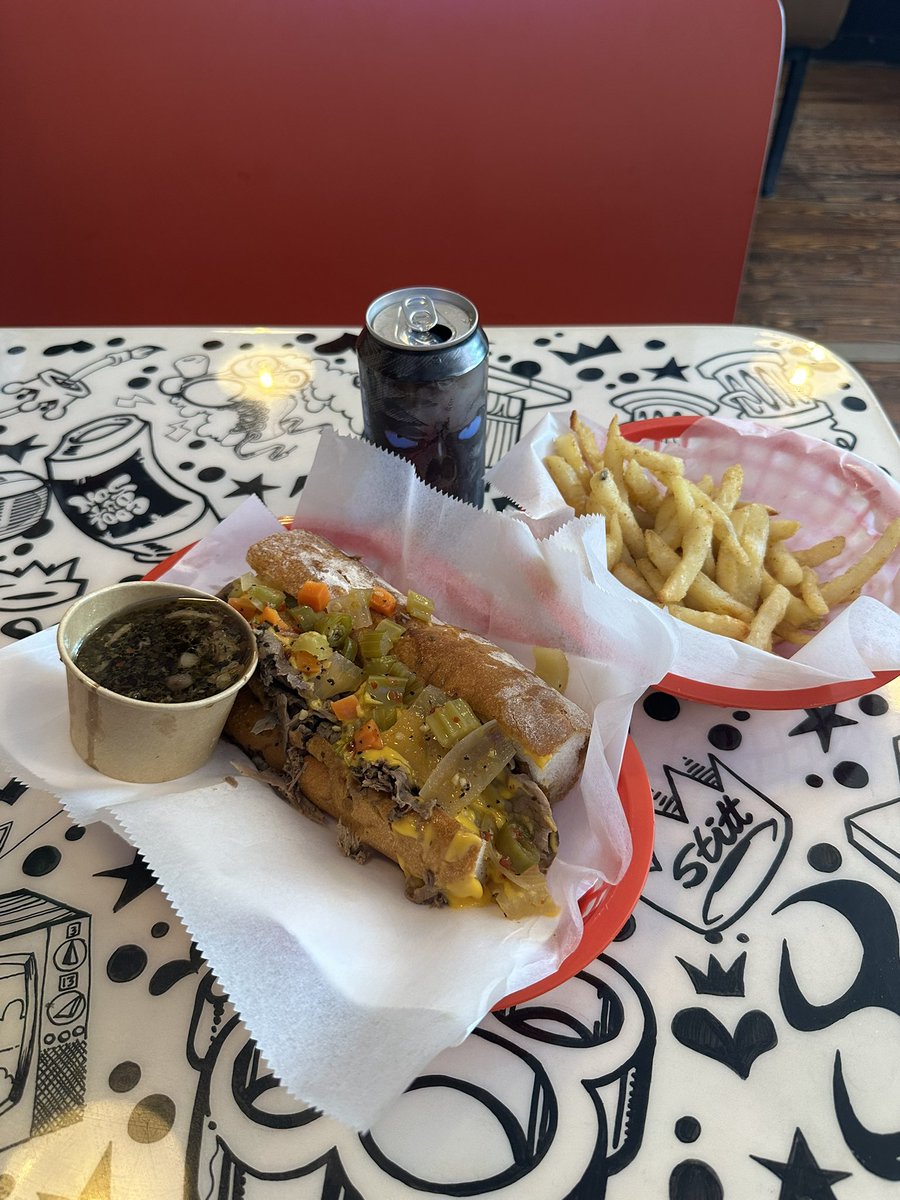 thanks4thecig's tweet photo. At the Chicago cuisine establishment in Brooklyn, head shaved, listening to Hot Water Music, and playing games on my phone #ILOVEPTO https://t.co/5vV66uDa96