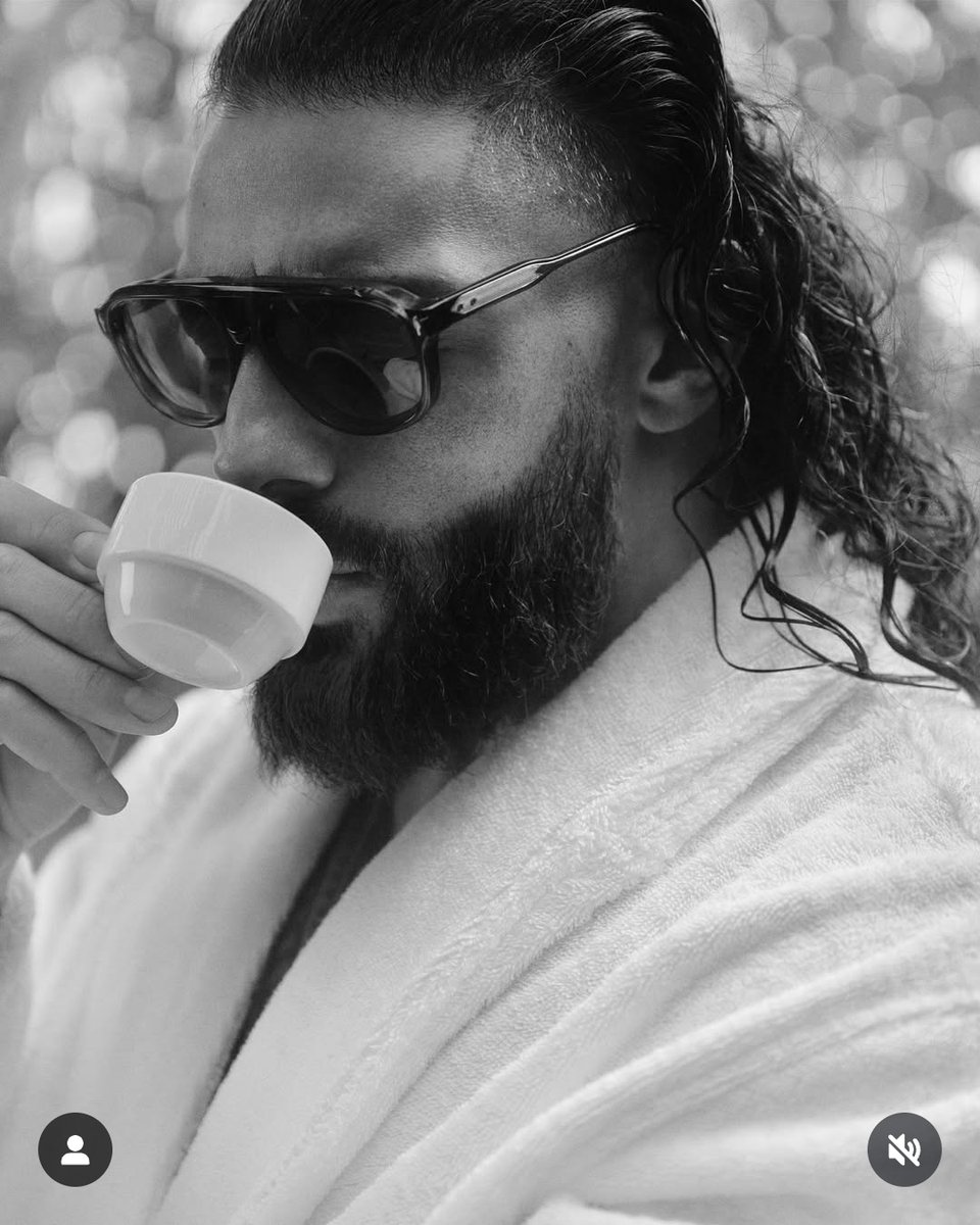 reignssupremacy's tweet photo. this photoshoot was so unserious 😭 https://t.co/7OL8q9qoY5