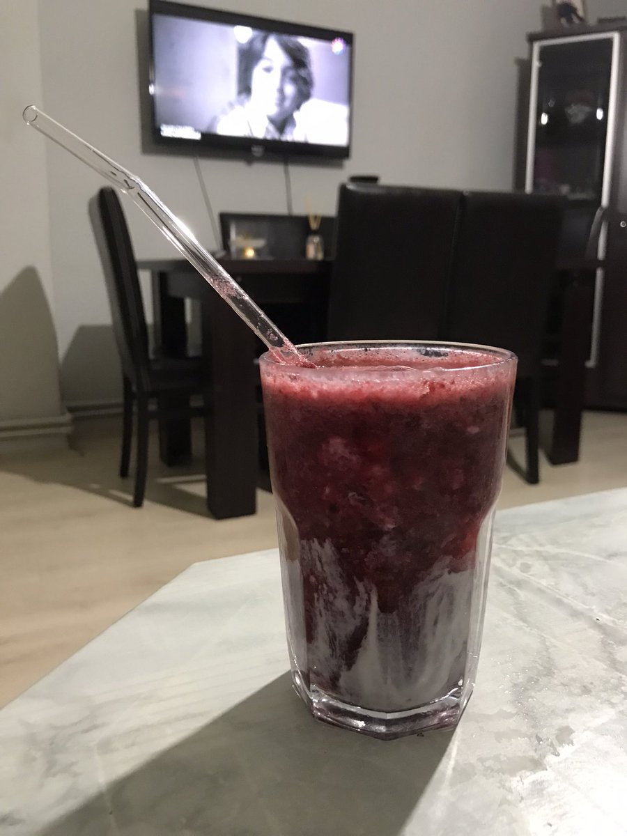 MaviiiM05's tweet image. Komşum elleriyle hazırlayıp getirmiş 😊
Güzel insanlarda var bu hayatta 🫶

#kralkaybederse 📺