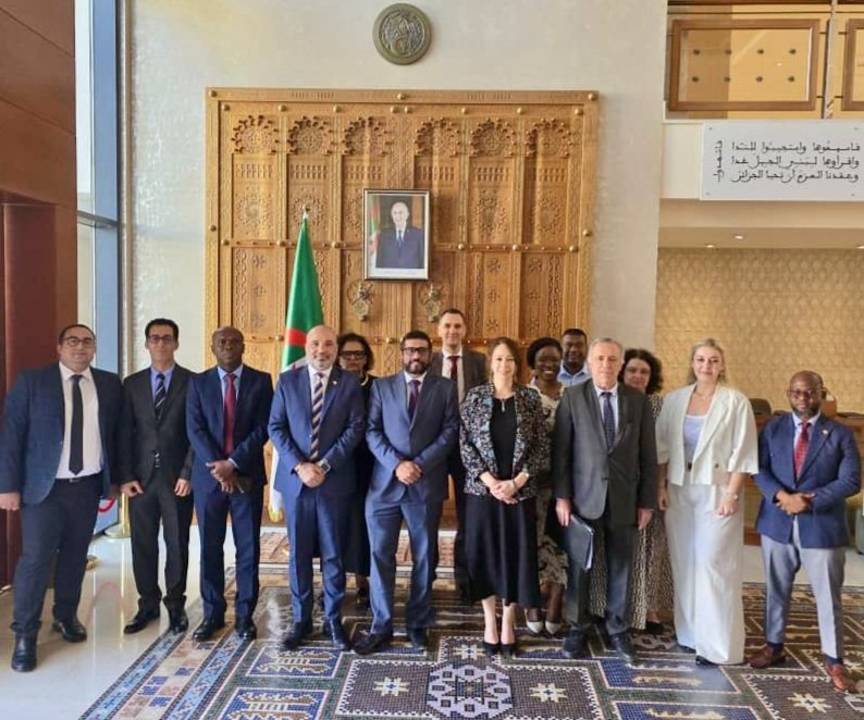 وزارة الشؤون الخارجية| MFA-Algeria (@algeria_mfa) on Twitter photo في إطار التحضيرات الجارية لتنظيم الطبعة الرابعة للمعرض الإفريقي للتجارة البينية <a href="/iatf2025/">Intra-African Trade Fair IATF</a> المقرّر عقده بالجزائر العاصمة من 4 إلى 10 سبتمبر 2025، استقبلت كاتبة الدولة لدى وزير الشؤون الخارجية، المكلفة بالشؤون الإفريقية ، السيدة <a href="/SECAAf_Mansouri/">Selma Mansouri | سلمة منصوري</a> ، اليوم بمقر الوزارة⬇️ في إطار التحضيرات الجارية لتنظيم الطبعة الرابعة للمعرض الإفريقي للتجارة البينية <a href="/iatf2025/">Intra-African Trade Fair IATF</a> المقرّر عقده بالجزائر العاصمة من 4 إلى 10 سبتمبر 2025، استقبلت كاتبة الدولة لدى وزير الشؤون الخارجية، المكلفة بالشؤون الإفريقية ، السيدة <a href="/SECAAf_Mansouri/">Selma Mansouri | سلمة منصوري</a> ، اليوم بمقر الوزارة⬇️