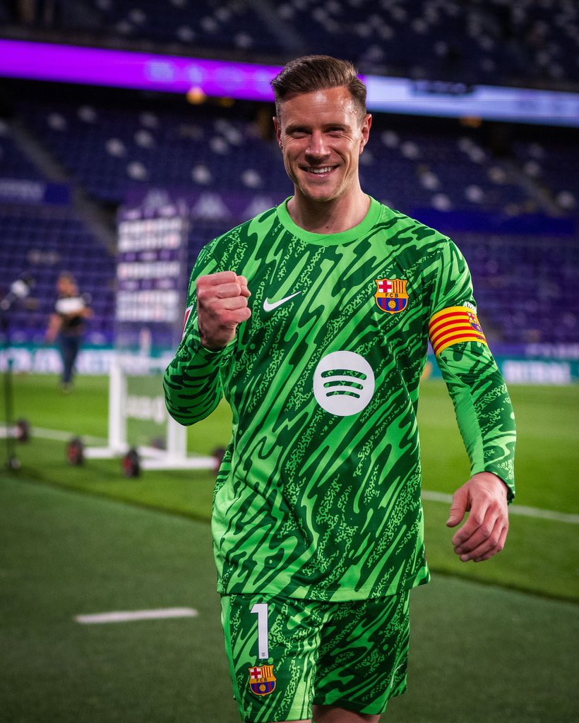 Yan_Fabrizio's tweet photo. This is the Ter Stegen they want to sack from their club with hashtags. He deserves better. 
#TerStegenIN https://t.co/P2tXmirmQv