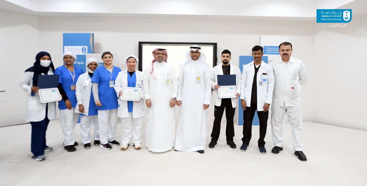 شهد الحفل تكريم منسوبي القسم تقديرًا لجهودهم الأكاديمية والمهنية خلال العام.