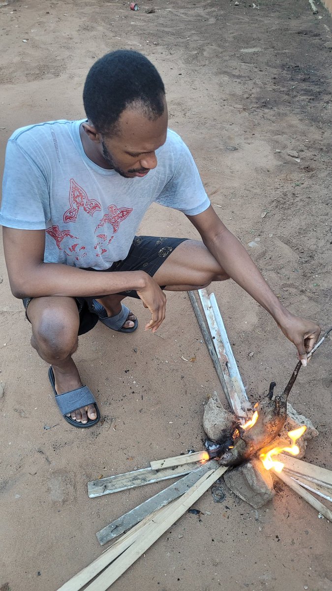 DanielRegha's tweet image. ...🙂