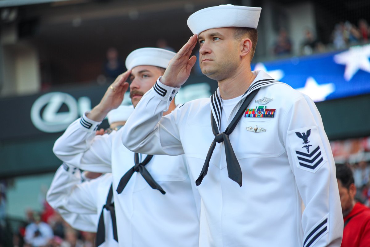 USNavy's tweet photo. That's a wrap on an amazing #LAFleetWeek!! Can't wait to catch the next season! ๐ฌ๐โ
#USNavy #AmericasNavy250 https://t.co/hmcXQi8lN6