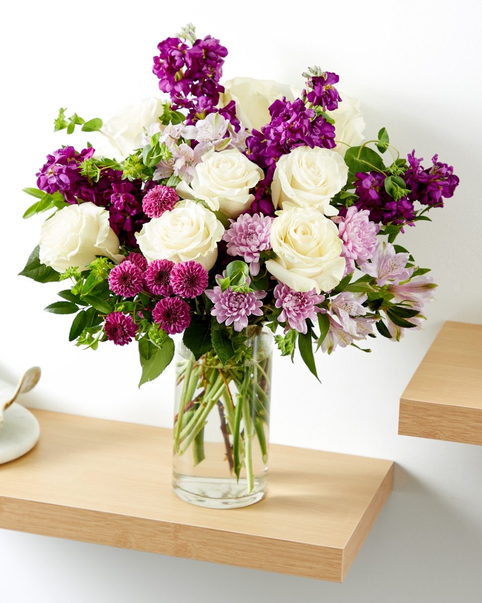 May vibe check: Bright blooms everywhere! ✔️🌼
Find your perfect May bouquet online.

#GoodVibes #BloomSeason #FromYouFlowers