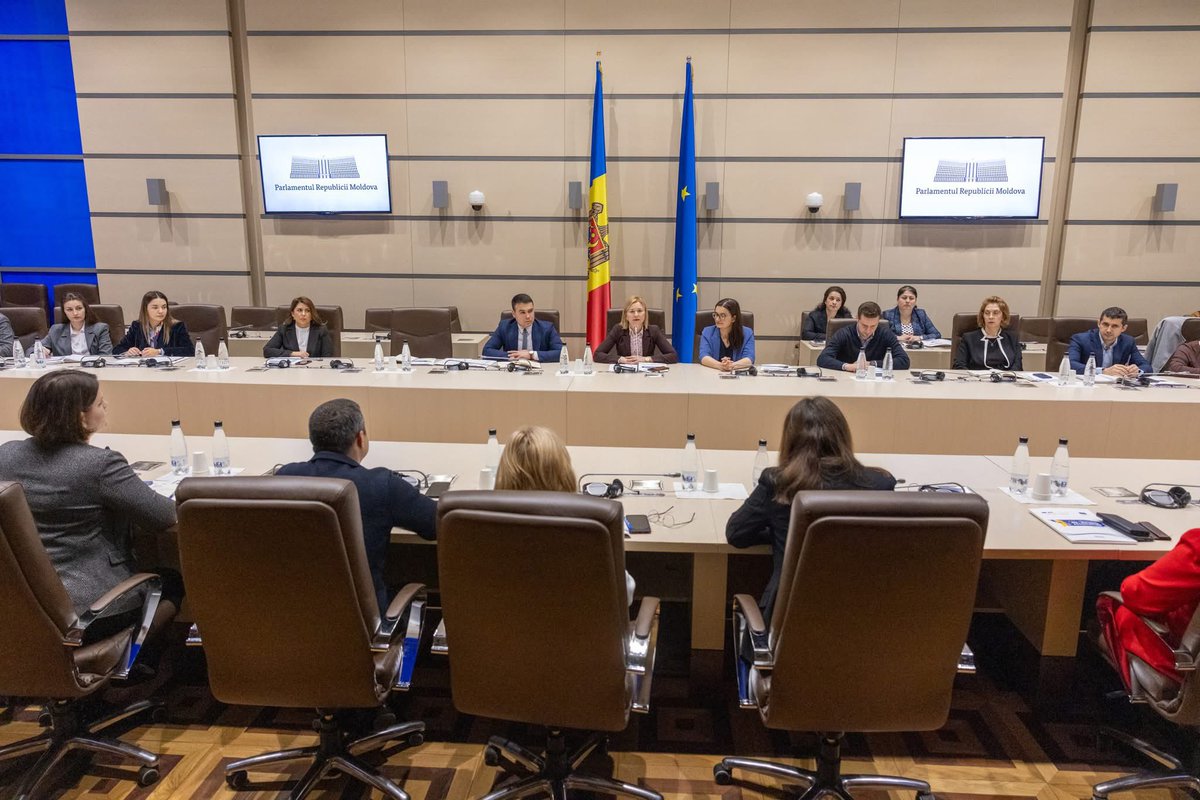 InaCoseru tweet media