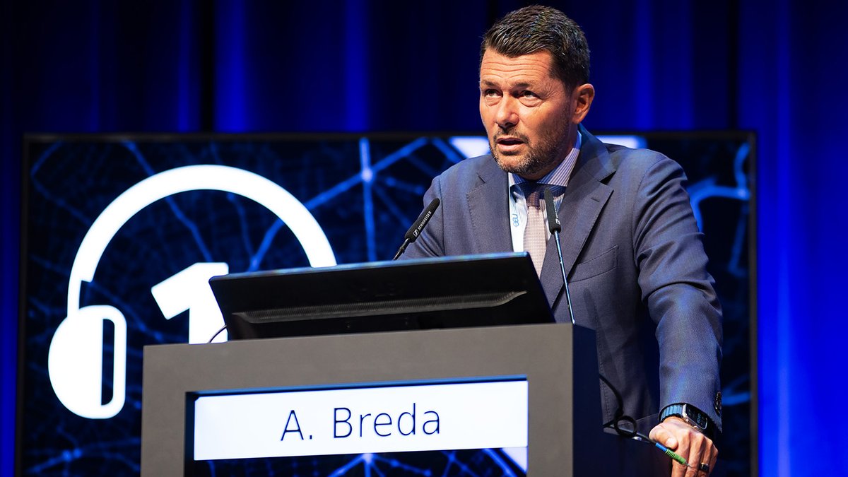 EAUNurses's tweet image. Calling all #UrologyNurses working in #RoboticSurgery! ✍️ Read this interview with Prof. Alberto Breda to find out what's on the agenda at the upcoming #ERUS25 meeting in London (10-12 September), where there is also a 1-day nurses programme.
Read more 👇 erus.uroweb.org/telesurgery-in…