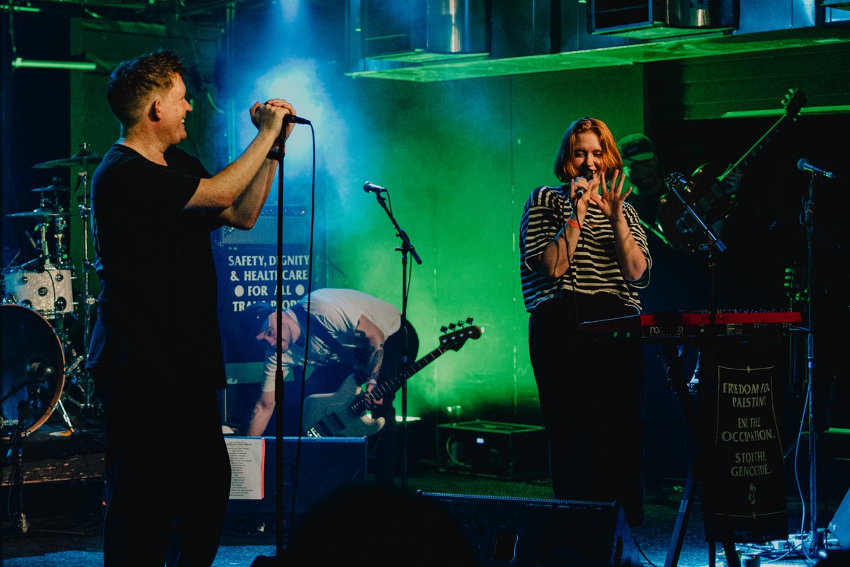 LosCampesinos's tweet image. LOS ANGELES, CALIFRNIA: Los Campesinos! are in town and playing a rock concert at The Belasco tonight!
Doors: 7
Star 99: 8
Los Camp!: 9
Fin: 10:45
Tix here, or on the door
🎟️tr.ee/wFIdDjGsBQ
What do you wanna hear?
See you in the pit!
📷 Victor Gonzalez