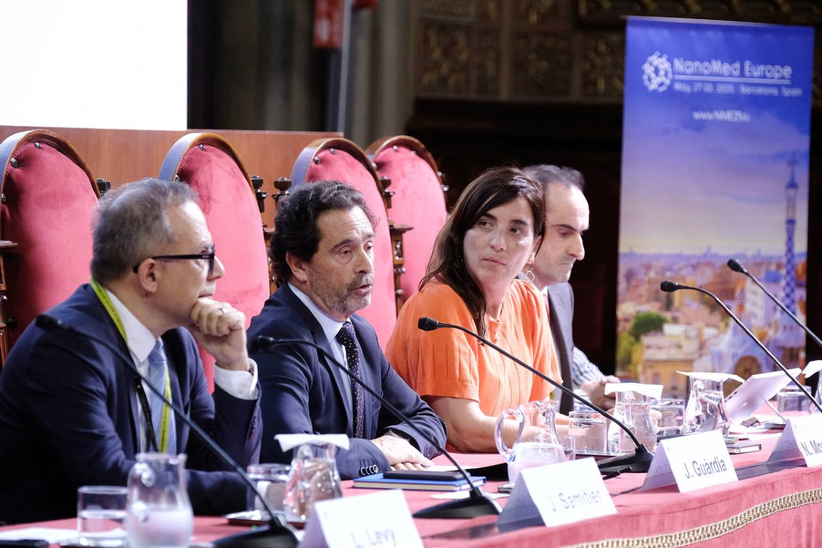 Recerca i Universitats (@recercauniscat) on Twitter photo 📍20è aniversari de <a href="/NanomedSpain/">NanomedSpain</a> i <a href="/etpnanomedicine/">ETP Nanomedicine</a>
📢La #consellera Núria Montserrat inaugura la trobada europea més important de nanotecnologia aplicada a la salut
🗣️“Tenim un propòsit comú: fer que la nanomedicina sigui una eina al servei de la salut i la qualitat de vida” 📍20è aniversari de <a href="/NanomedSpain/">NanomedSpain</a> i <a href="/etpnanomedicine/">ETP Nanomedicine</a>
📢La #consellera Núria Montserrat inaugura la trobada europea més important de nanotecnologia aplicada a la salut
🗣️“Tenim un propòsit comú: fer que la nanomedicina sigui una eina al servei de la salut i la qualitat de vida”