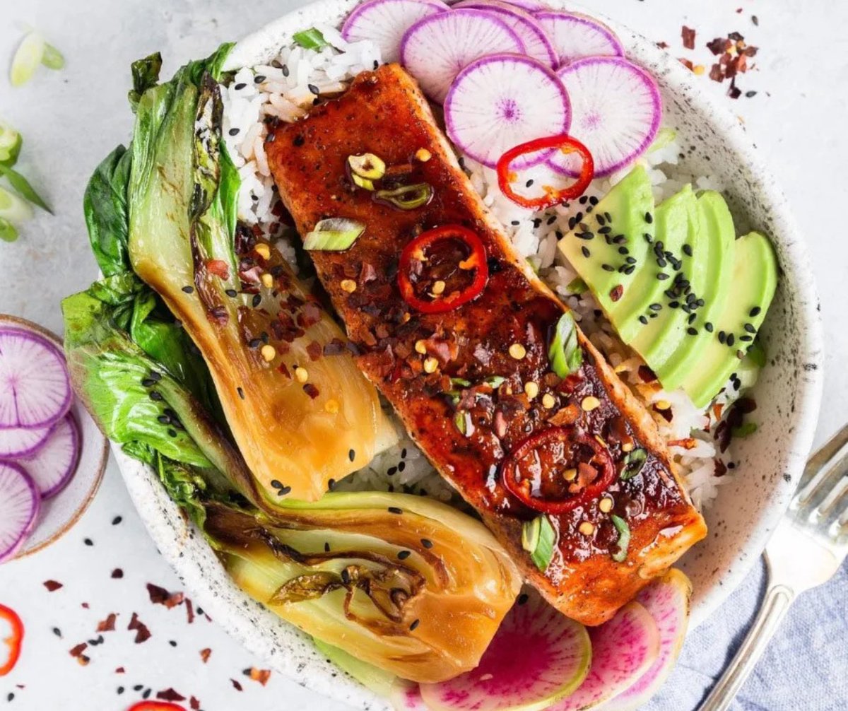 Ginger, Honey + Tamari Glazed Salmon #BuddhaBowls | #simplyorganicfoods 🍯🥑🥣⁠

Level up your dinner game!✨ Balanced. Nourishing. Delicious.
👉 tinyurl.com/4j3jtced

#amazebowls 🍯🥑🥣⁠ #wellnesstv4u #healthyrecipes ⁠#simplyorganic #healthyrecipe #healthyfats #omegarich