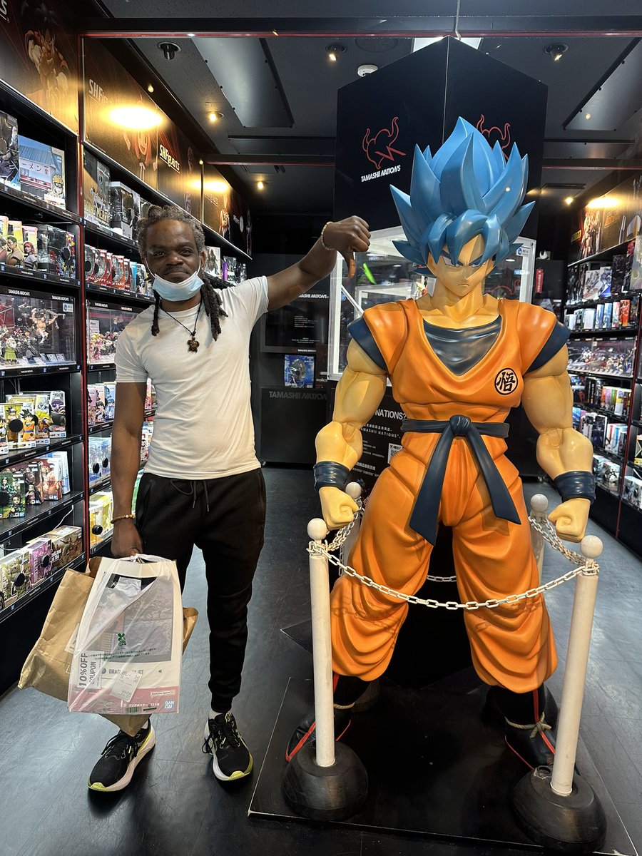 Really having a blast in Tokyo, had to let them know how I feel about SSJ Blue tho 👎🏾🤷🏾‍♂️