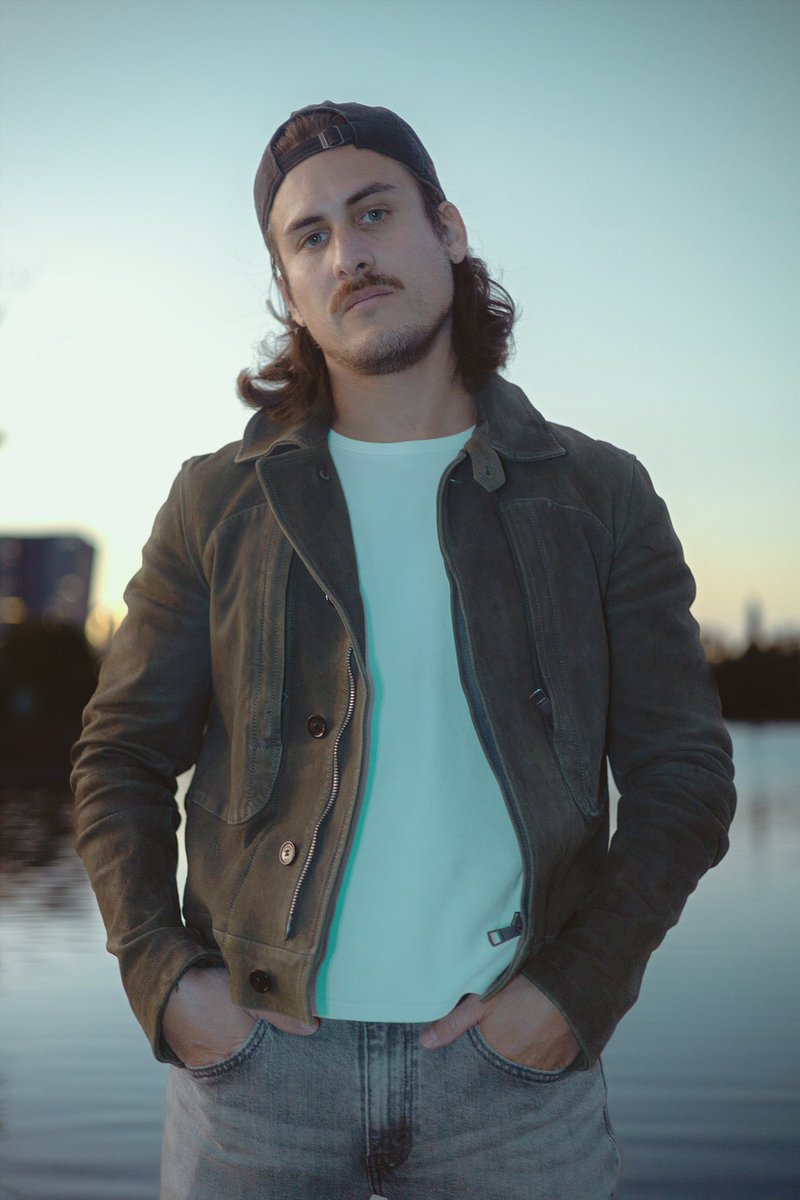 Soy éter
cuando me pierdo en lo invisible y lo que nace de ahí..
es música.