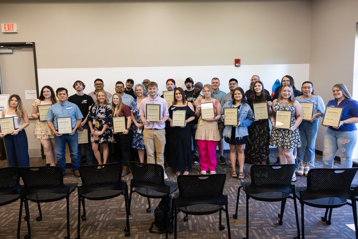 RT @foxvalleytech: It’s a great day to celebrate our latest cohort who have completed the Career EXCELerate program. 🎉 More than 65 students completed training in high-demand fields like truck driving, welding, early childhood, manufacturing &amp; healthcare. ow.ly/BrWy50VZv8X