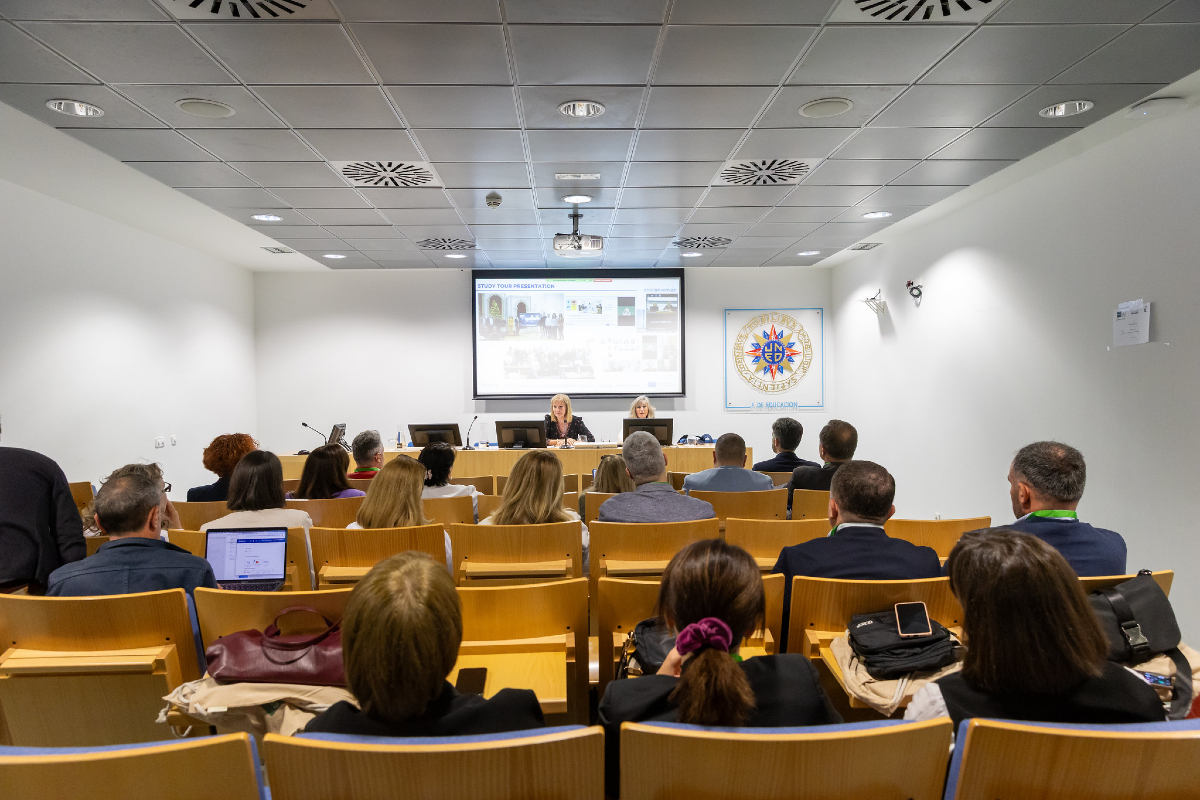 La UNED ha recibido la visita de una delegación institucional procedente de Georgia, financiado por el programa Erasmus+. El jueves por la mañana tendremos el placer de recibirlos también en nuestro Centro Asociado en Segovia.
<a href="/UNED/">UNED</a>
<a href="/DipuSG/">Diputación de Segovia</a>
<a href="/segovia_es/">Ayuntamiento de Segovia</a>
#somosUNED