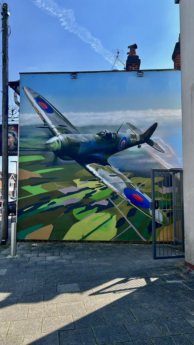 Mural on the side of a pub from a recent trip to Southampton 

We need more of these

🏴󠁧󠁢󠁥󠁮󠁧󠁿