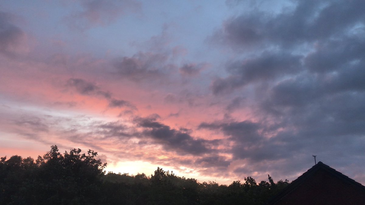 ribster13's tweet image. #sunrise #skycolour #MorningVibes #ribster13