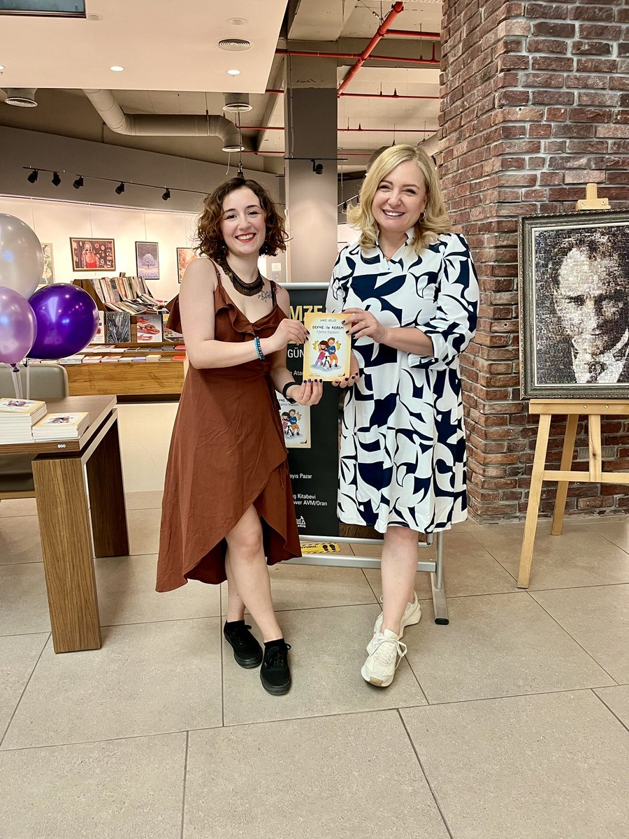 Çok keyifli geçen imza günümüzden 💐✍🏻📚🎊 İlk çocuk kitabı resimleme deneyimim, ilk imza günü deneyimim, uzun zaman sonra ilk Ankara ziyaretim… Hepsi Gamze Güller gibi tatlı bir insan, yazar ve mimar meslektaşım eşliğinde 💖 Defne ve Kerem ile eğlence başladı! 🏁
<a href="/EverestCocuk/">EverestÇocuk</a>