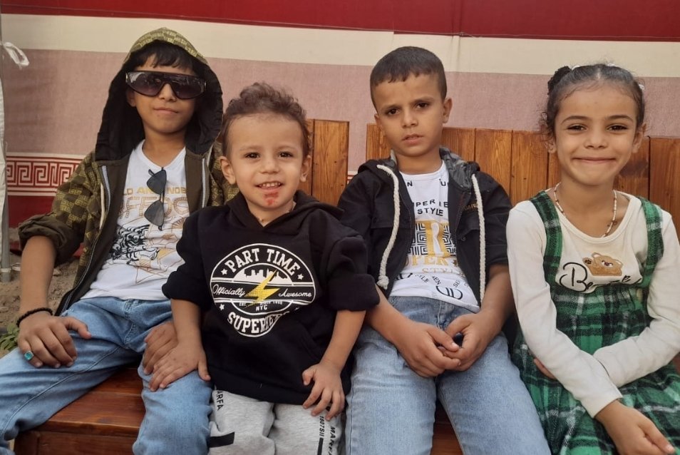 How do I explain how grim things are?

Running out of funds for these 4 orphans in g*za, everything in this pic we bought.

They're starved by relatives who opened fundraisers using their faces. I've sent $250-$1k a month since June 2024

Pls RT/comment

Paypal.me/nishasalsabil