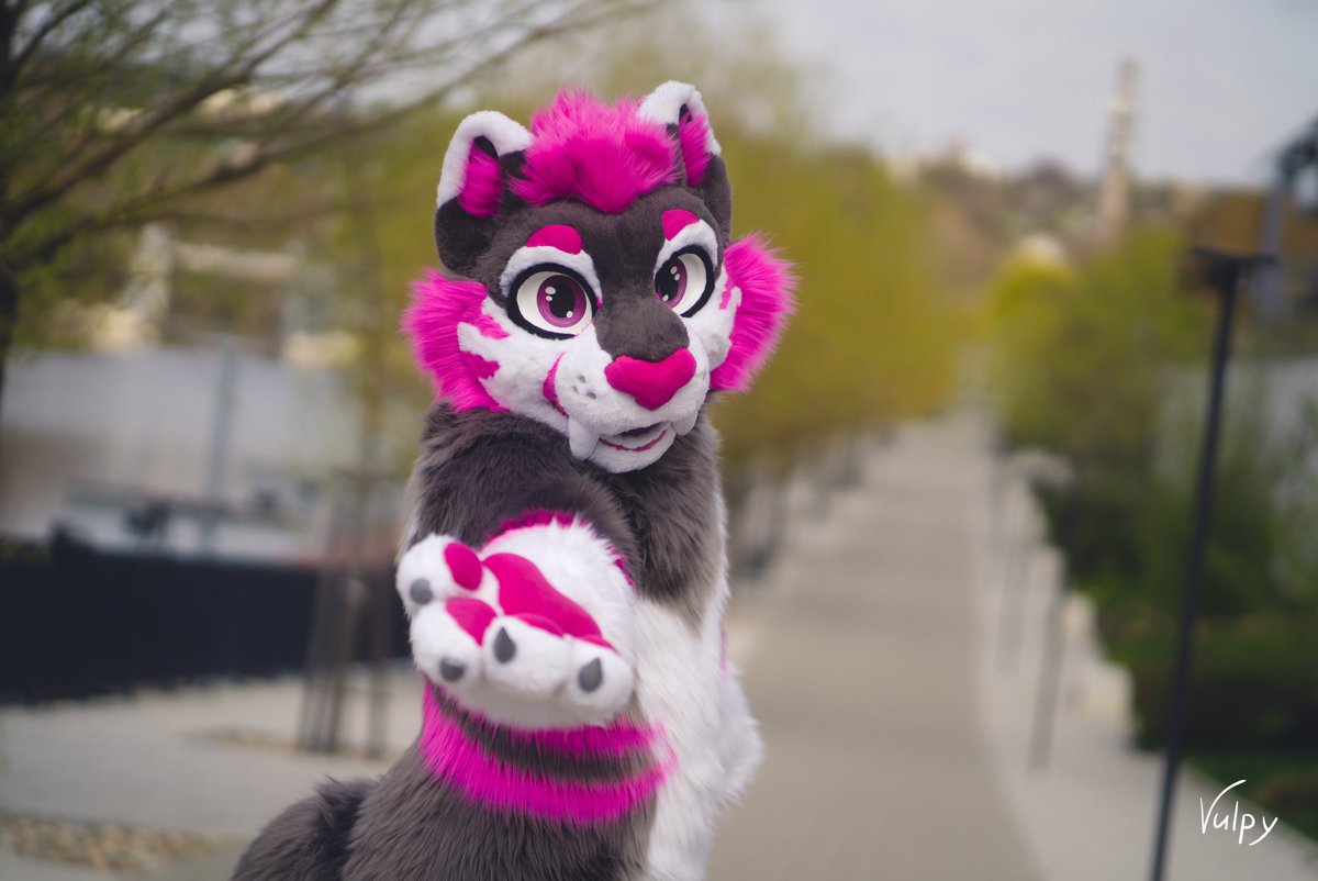 Come with me to the endless docks! 🛥️

📷 <a href="/VulpyBlue/">Vulpy</a> 
🧵 <a href="/chilistudios/">Sweet Chili Studios</a>