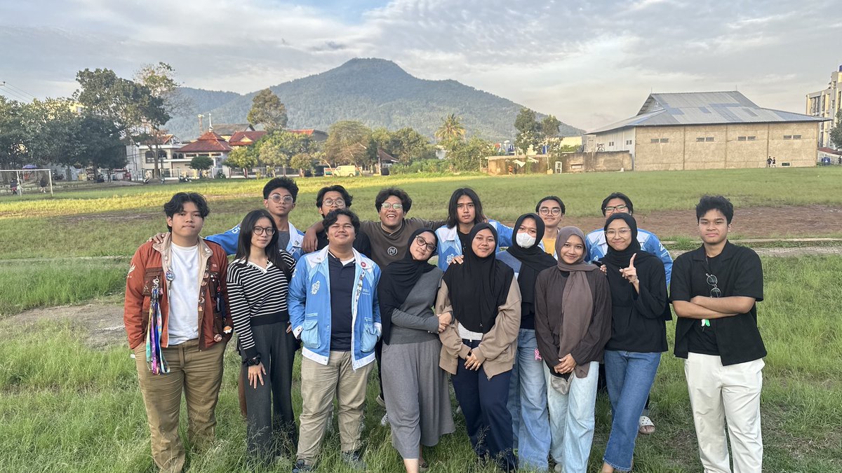 zahraulaa's tweet image. maaf kalo departemen gue rapbulnya di gunung #cool #spontan #relasiinventra