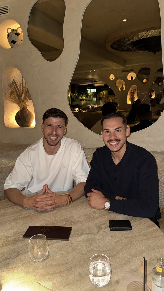 Best defender in the world and my friend Ruben ❤️ pleasure always bro 🤝🏻😂 <a href="/rubendias/">Rúben Dias</a>