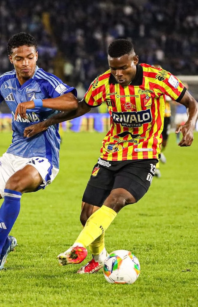 MundoMillos's tweet photo. #YUBER 🔴🟡 Pereira hará uso de la opción de compra por Yuber Quiñones (22) quien se encontraba a préstamo en el equipo de la capital de Risaralda :
🏟️30 partidos (25 titular) en el año que estudio a préstamo
⚽️8 goles:
-4 en 2024-2 y 4 2025-1
👟1 asistencia
📈Terminó dentro del top 10 de encaradores de la liga 2025-1 (33)