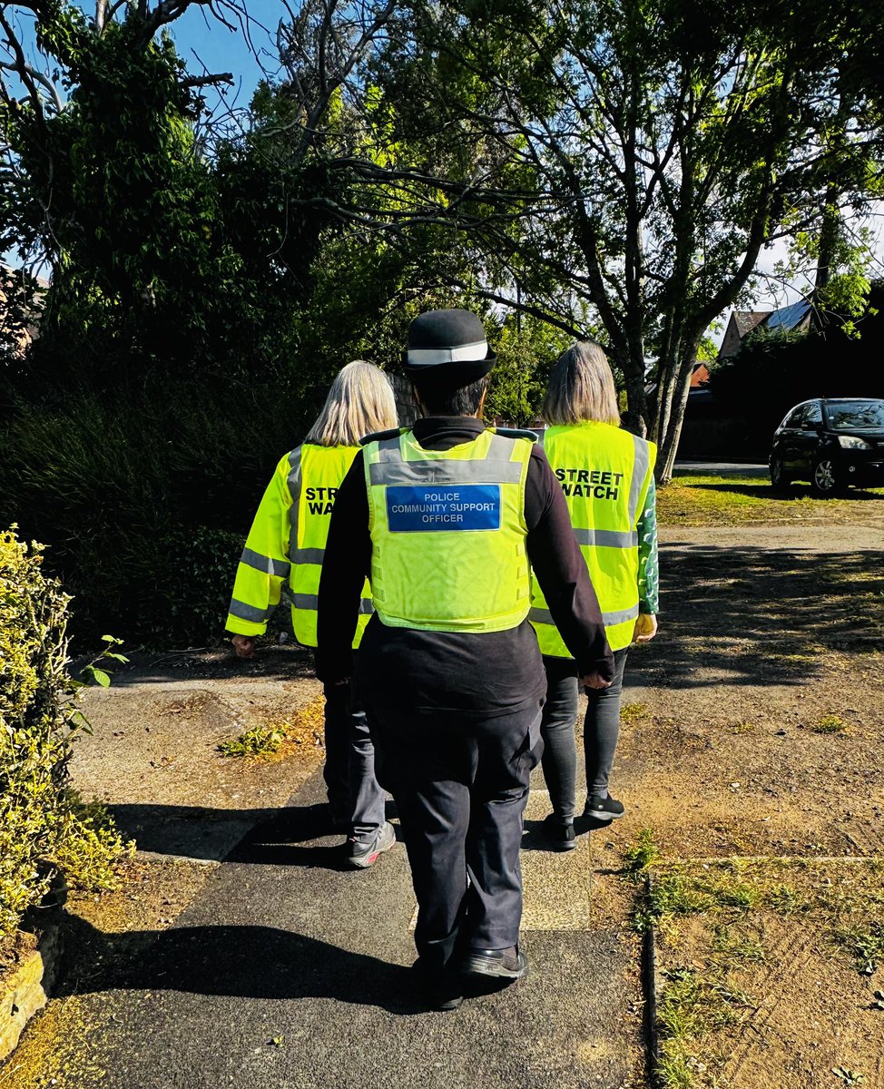 MoseleyHeathWMP's tweet image. Joint @StreetWatchWM patrols this week with our lovely Highbury group 👮♂️ the weather was very kind to us ☀️
Our officers hope you all had a wonderful bank holiday weekend despite the rain🌦️