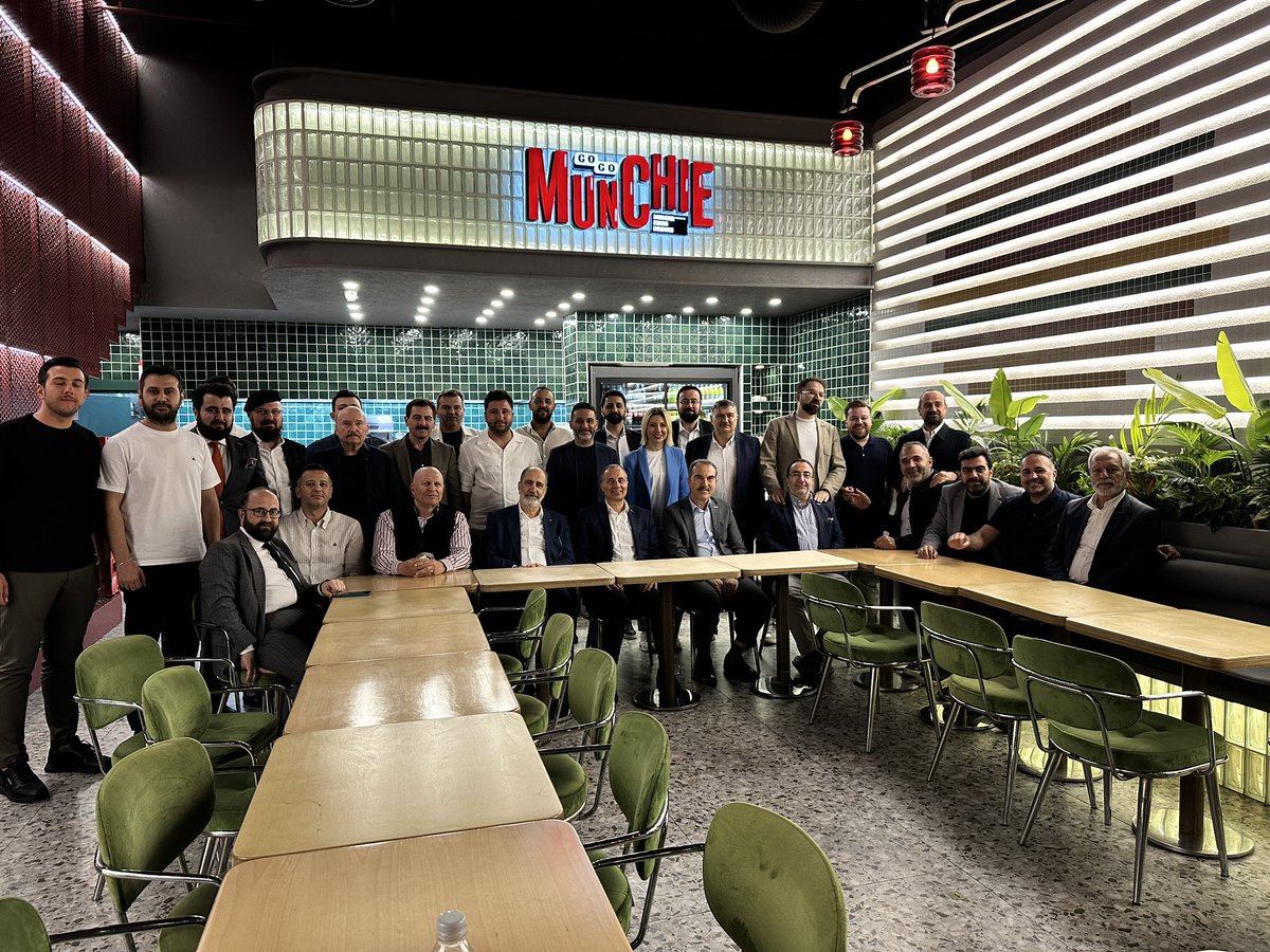 Haftalık olağan yönetim kurulu toplantımızı Başkan Yardımcımız Sayın Salih Mehmet Mallı beyin ev sahipliğinde Go Go Munchie işletmesinde gerçekleştirdik.

Misafirperverliği için teşekkür eder, bereketli kazançlar dilerim.