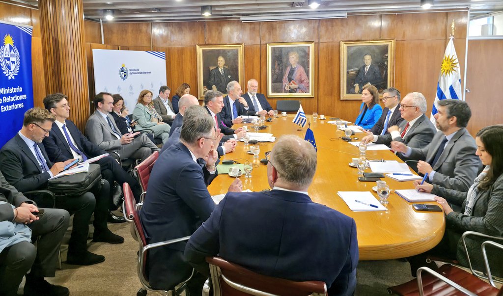 Recibimos a una delegación de parlamentarios de la Unión Europea liderada por el eurodiputado alemán <a href="/davidmcallister/">davidmcallister</a>.
Intercambiamos visiones sobre la potencial ratificación del acuerdo UE-Mercosur durante este año.