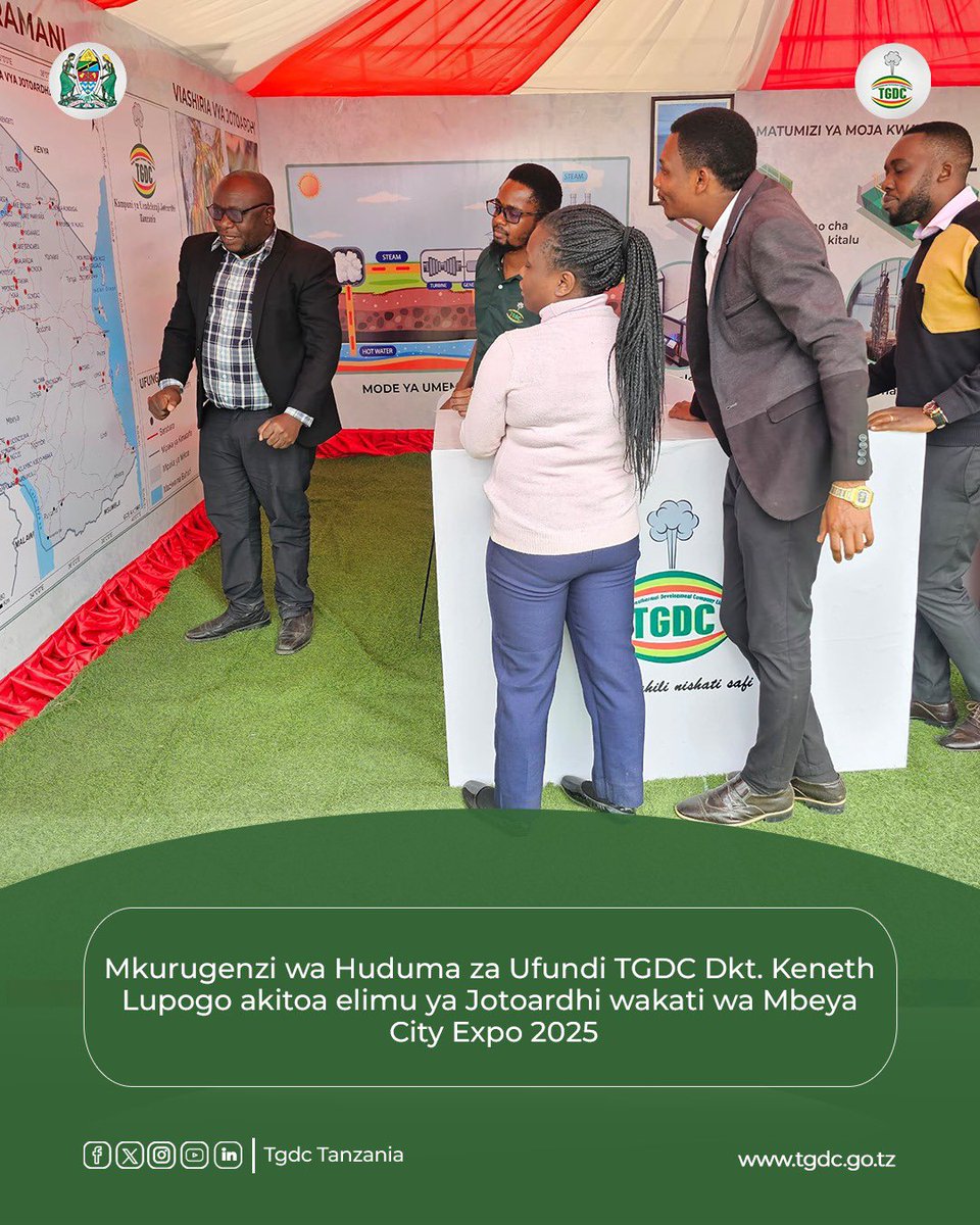 Mkurugenzi wa Huduma za Ufundi TGDC Dkt. Keneth Lupogo akitoa elimu ya Jotoardhi wakati wa Mbeya City Expo 2025.