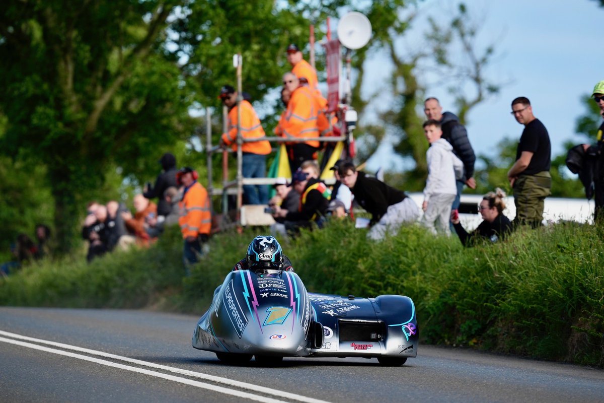 Three of the three-wheeled action 👌🏻👊🏻❤️

#TT2025 #IsleOfMan #TT