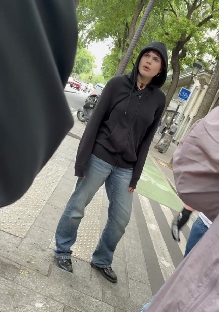 Coll_Nemesis's tweet image. 🚨APPEL À TÉMOIN🚨

Voici le trombinoscope des antifas qui nous ont agressé ce soir. 

Si vous connaissez ces personnes, contactez-nous. Nous avons besoin de vous 🙏🏻

#collectifnemesis #AgressionValeursActuelles