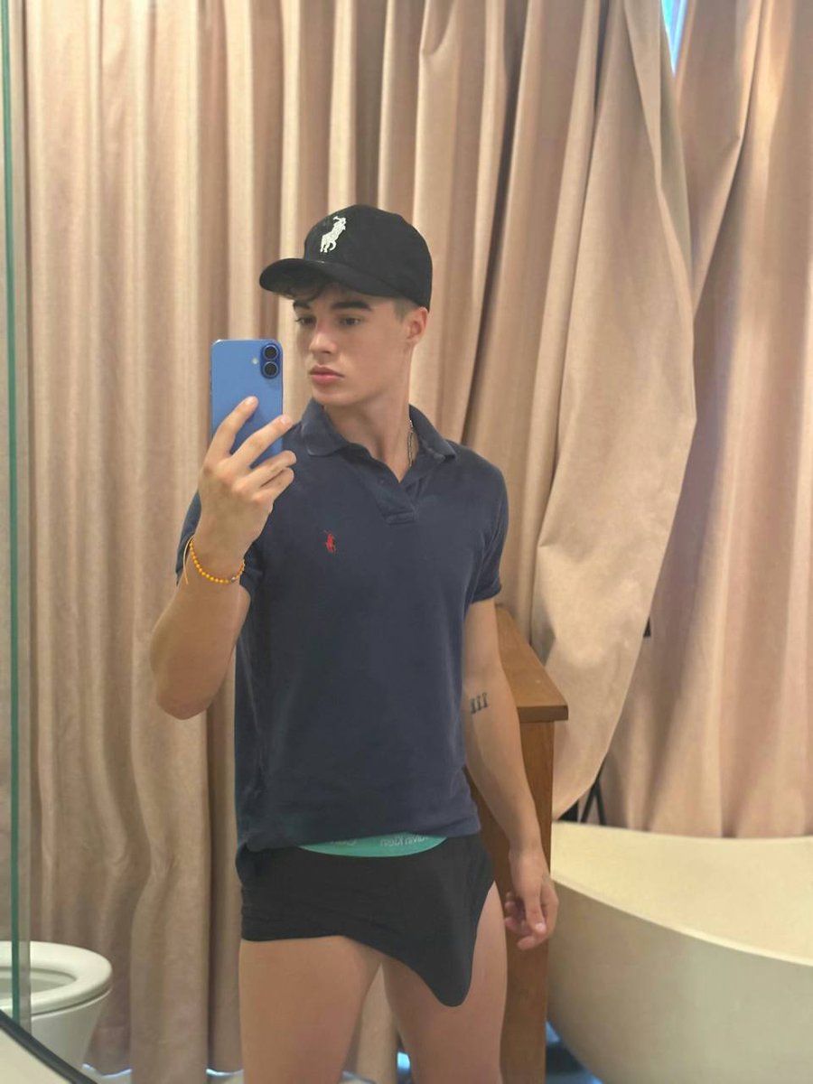 I’m sending a D pic to anyone who can guess my age