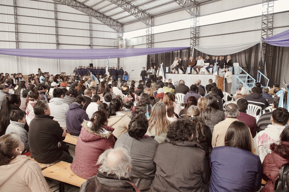 julietacorroza's tweet photo. Celebramos los 37 años de El Sauce, una localidad que nació del esfuerzo, el trabajo y la esperanza.
Donde antes hubo un solo árbol y un arroyo, hoy hay una comunidad que crece con identidad y orgullo.

Construir neuquinidad es llevar educación, infraestructura y oportunidades a cada rincón.