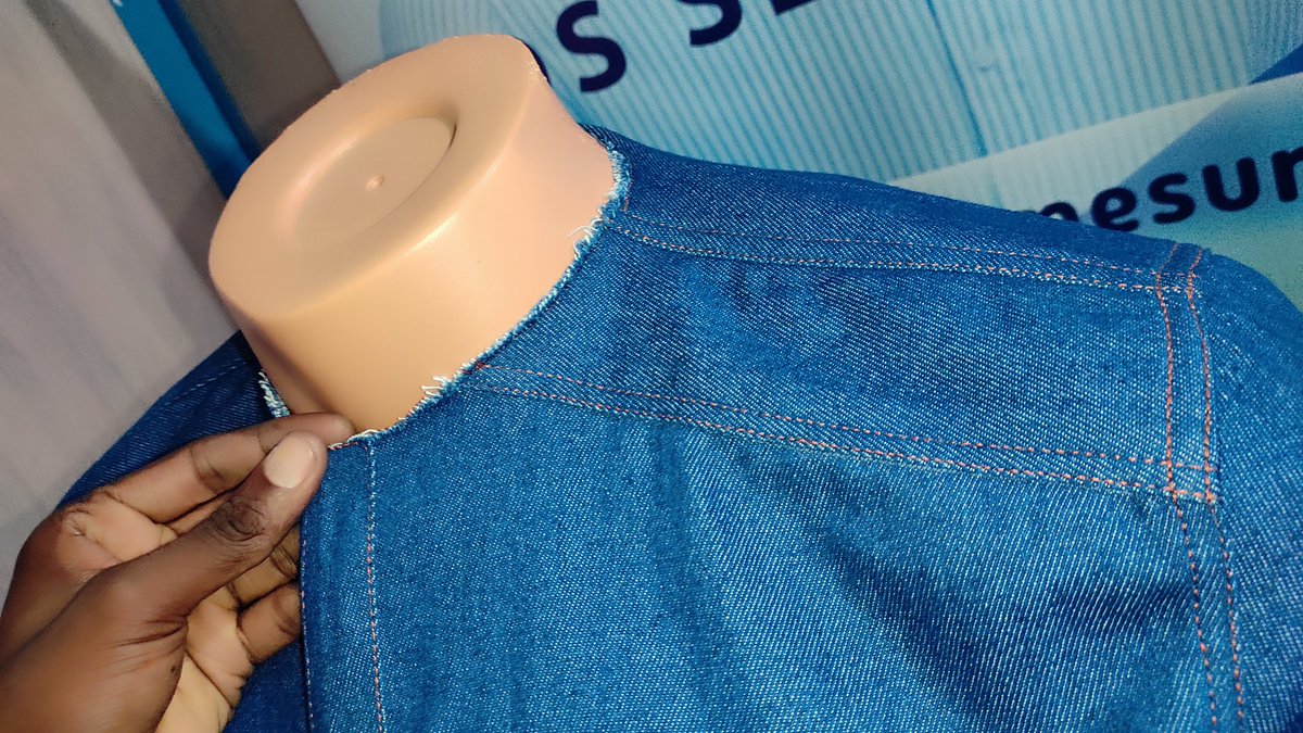 ZACOSTYLE's tweet photo. 🔥 #ZACOSTYLE🔥  
Le grand créateur de chemises n’a pas oublié les amateurs du denim (jeans*) ! 👕✨  

Commandez dès maintenant vos chemises personnalisées et sur mesure, conçues pour sublimer votre style unique. 🎨✂️  

👉#ZACOSTYLE #ModeSurMesure #DenimChic #StyleUnique https://t.co/HR1QmpBmEv