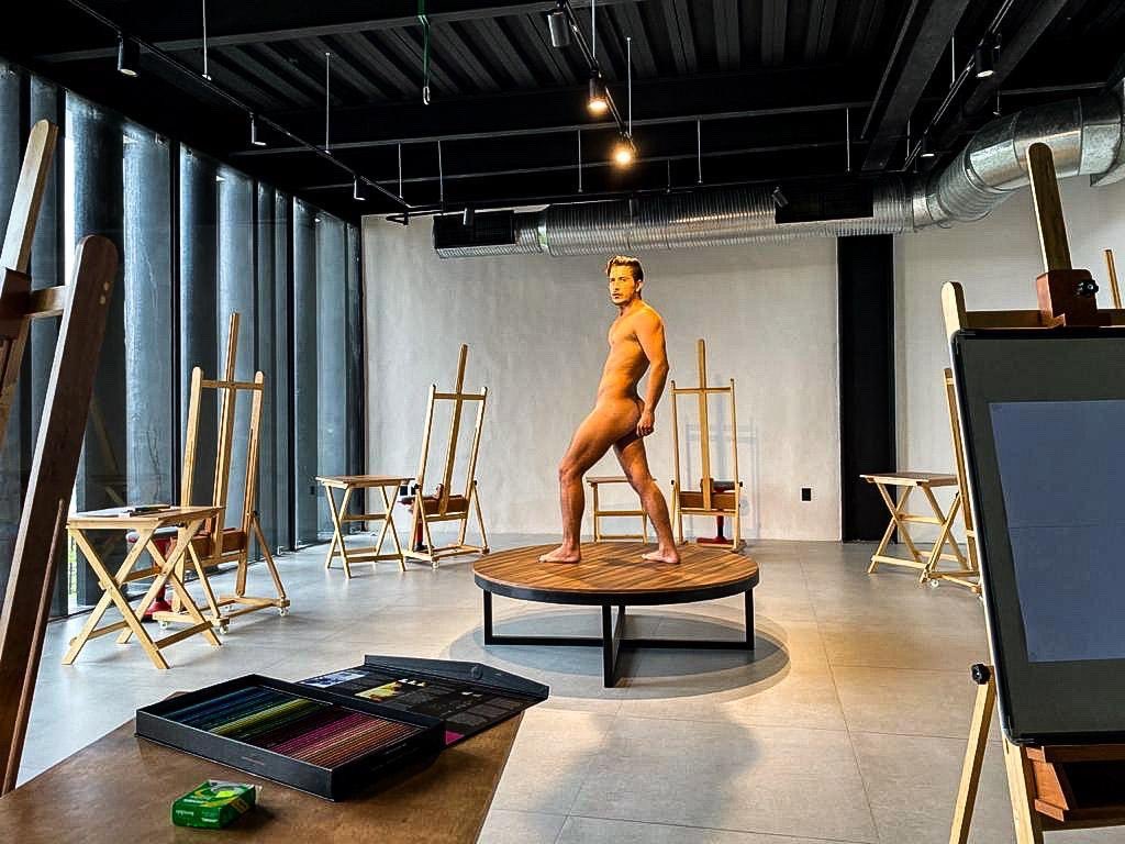 Una que hice en un estudio de arte 

Suscríbete a mis plataformas