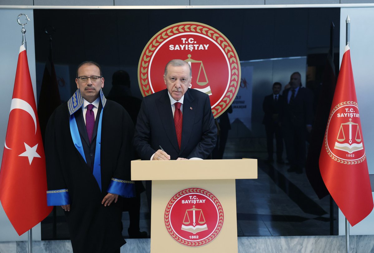 1862’de Divan-ı Muhasebat adıyla ihdas edilen Sayıştay, tam 163 yıldır ülkemizin en kritik kurumlarından biri olarak görev yapıyor. 
 
Sayıştay Başkanlığımızın 163’üncü yaşının Sayıştay ailesi, ülkemiz ve milletimiz için hayırlara vesile olmasını temenni ediyorum.