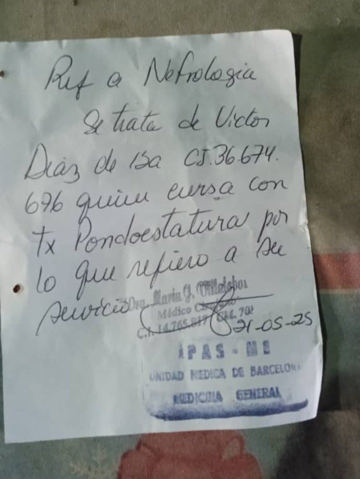 Salo_049's tweet photo. Saludos bendiciones para todos 🙏 alguien por este medio que haga los enlaces con el gobernador de Anzoátegui en niño Victor necesita urgente un examen de los riñones y sus padres no tienen dinero para hacérselo,por favor ayuda +58 424-8411721 Barcelona calle bolivar✍️🙏🙏 https://t.co/EB8uqOr9XJ