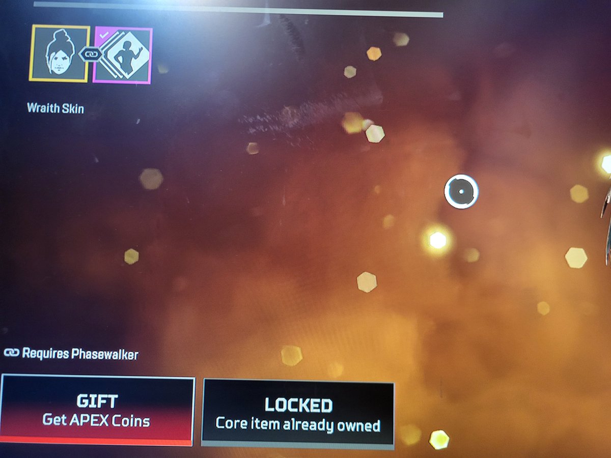 TaxTheOrphan's tweet photo. @PlayApex Wtf is this how tf is that a core item https://t.co/yMeDLNFLPh