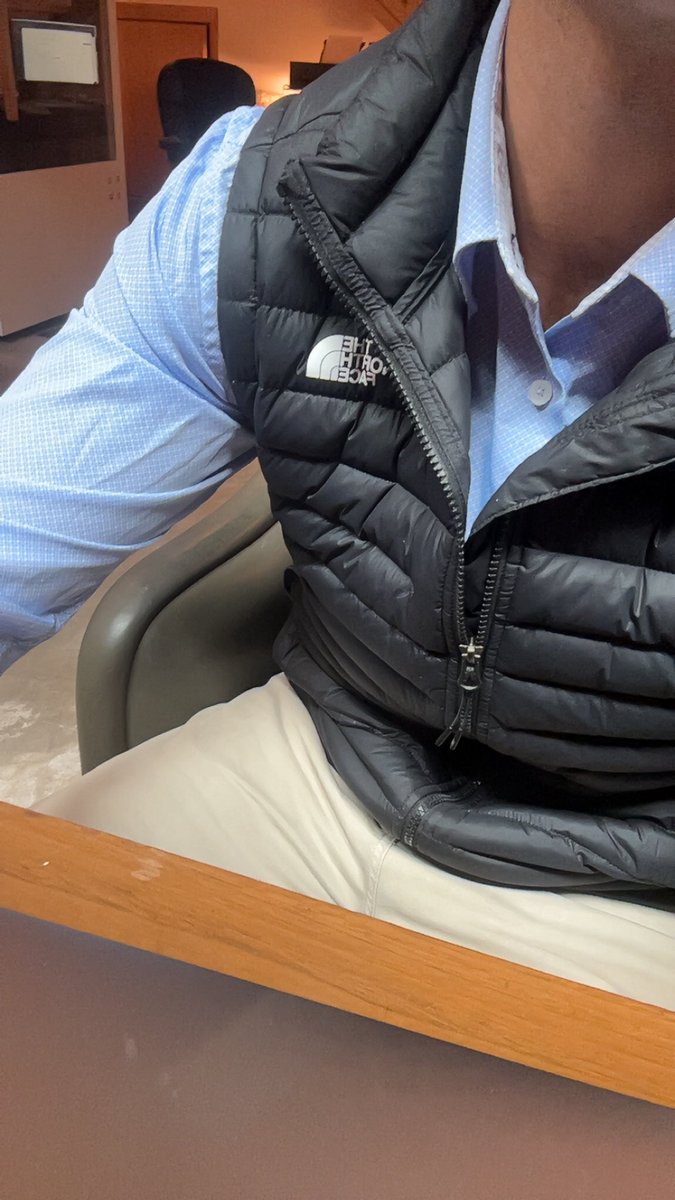 DickBag4Short's tweet photo. First day in Finance, you know I had to fuck em up with this fit. #davisclarke https://t.co/Xg9pITK2QK