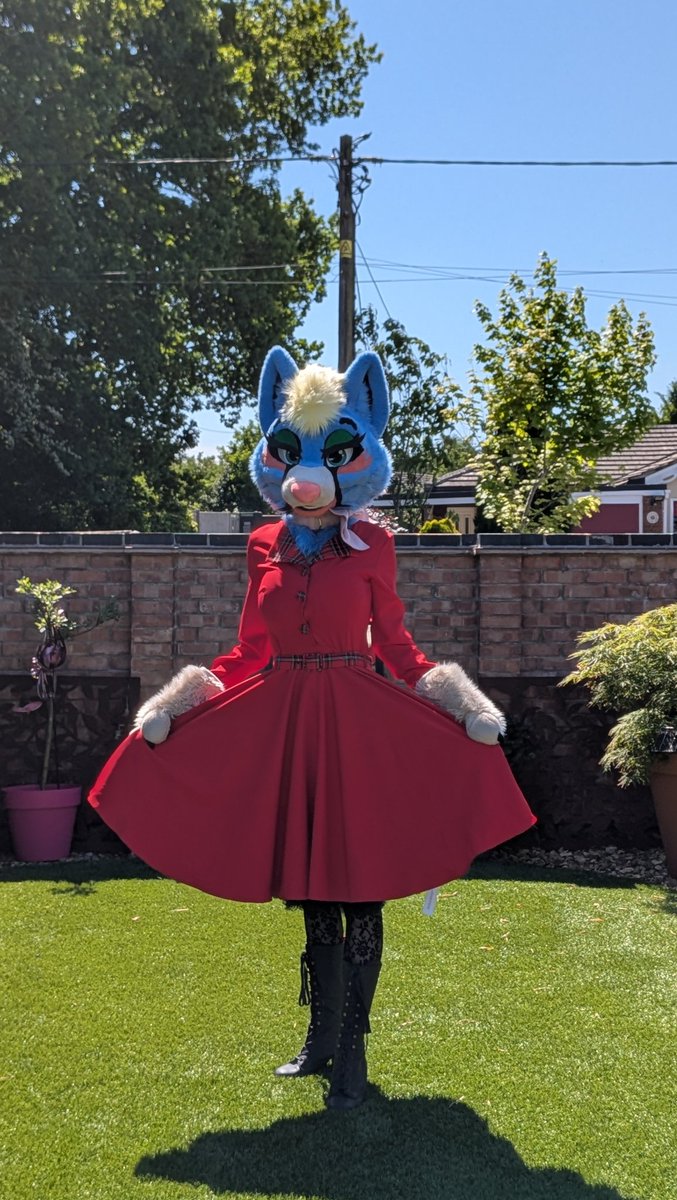 I had a blast at Cfz this year even if it was for a few days, hopefully I'll have more pictures to share soon! You might have seen me out in my red dress though ^-^