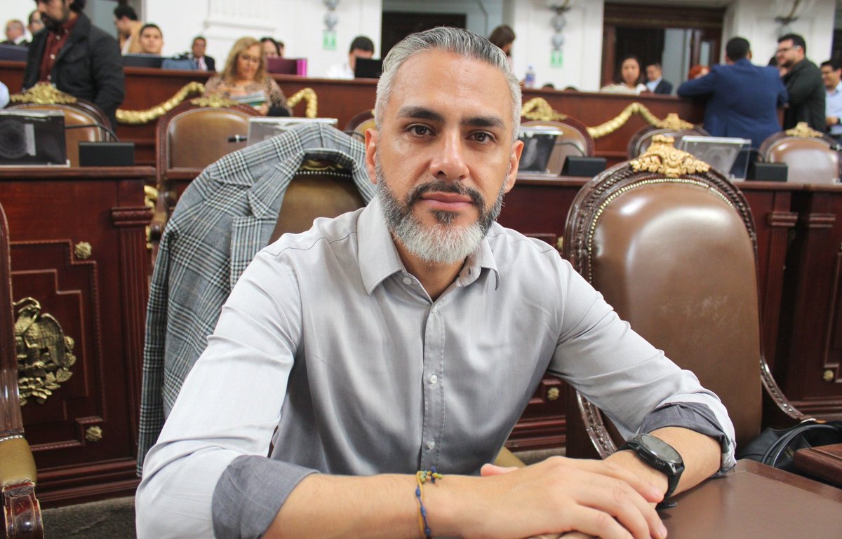 Luis Chavez (@luis_chavez_gar) on Twitter photo En el <a href="/Congreso_CdMex/">Congreso de la Ciudad de México</a> 🇲🇽 suscribimos la iniciativa para fomentar los huertos urbanos 🌿 desde los planteles de Educación Básica en la #CDMX presentada por nuestra compañera <a href="/Valeria_cruz_f/">Valeria Cruz</a>
<a href="/MorenaCiudadMex/">Morena CDMX</a>
#LuisChávez #HagamosEquipo En el <a href="/Congreso_CdMex/">Congreso de la Ciudad de México</a> 🇲🇽 suscribimos la iniciativa para fomentar los huertos urbanos 🌿 desde los planteles de Educación Básica en la #CDMX presentada por nuestra compañera <a href="/Valeria_cruz_f/">Valeria Cruz</a>
<a href="/MorenaCiudadMex/">Morena CDMX</a>
#LuisChávez #HagamosEquipo