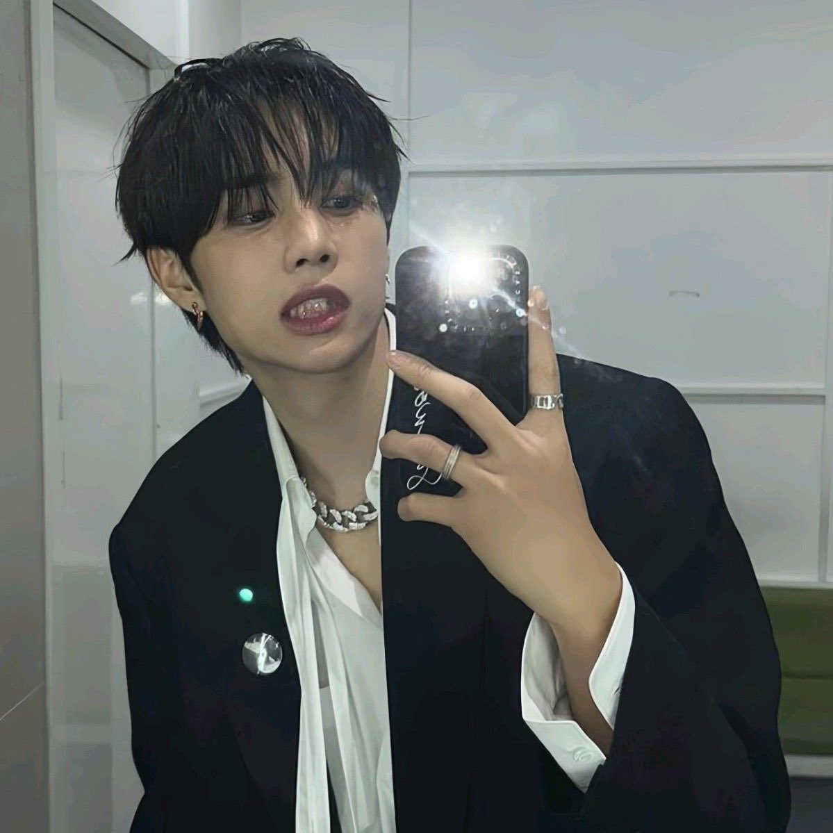 ᯓ★

holaa, aca sunwoo bøt llegó para           recordarte que te ama¡! podes ir a mis dm’s o @ si me necesitas… 𖦹