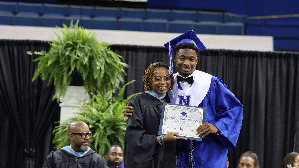 Congratulations to the Northeast High School Class of 2025, which held its graduation ceremonies on Tuesday, May 27, at Southern University. The class valedictorian was Meghan Smith. The salutatorian was Tialya Brown. 

youtube.com/live/0eqtiVLjU…

#WeAreEBR #ebrschools