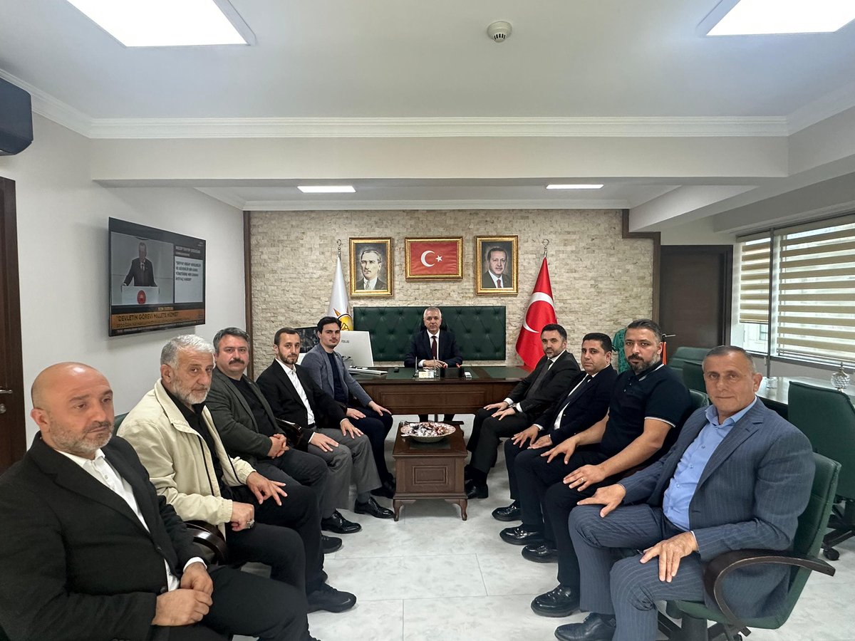 Aile ve Sosyal Hizmetler Bakanlığı İstanbul İl Müdürümüz Ömer Turan’a İlçe Başkanımıza yapmış olduğu nazik ziyaretinden ve gerçekleştirdiğimiz hasbihalden ötürü teşekkür ediyorum.